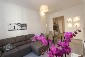 Exclusive Apt Really Downtown with FREE PRIVATE PARKING included!